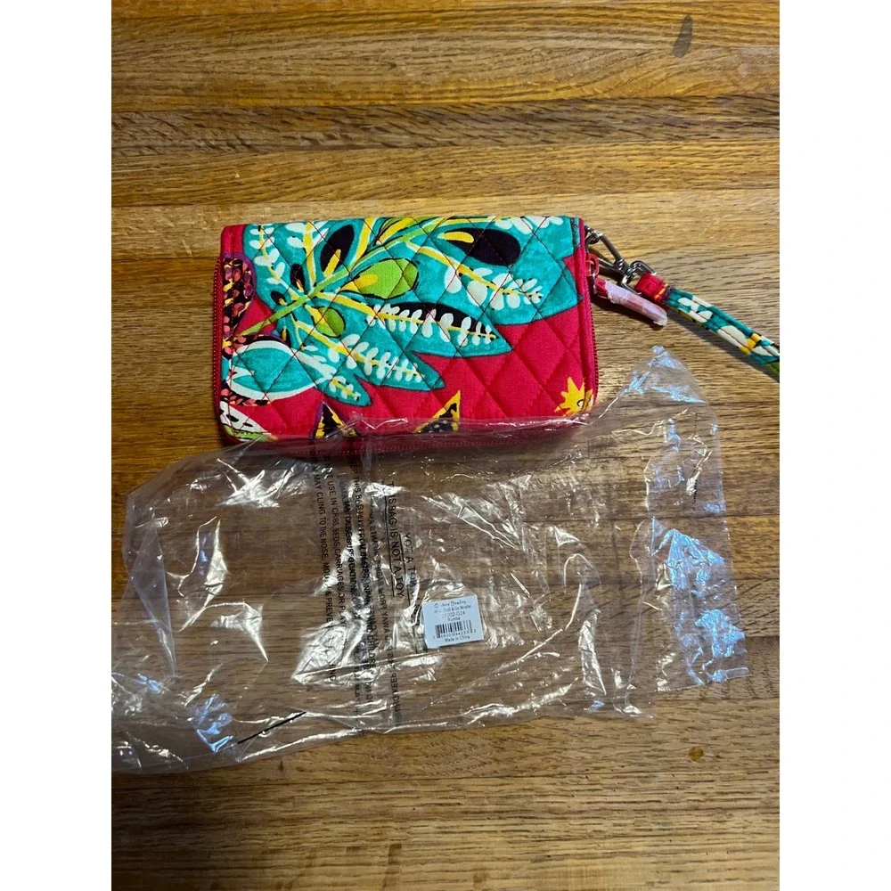 Vera Bradley RUMBA Grab & Go‎ RFID Tri-fold Quilted Floral Wristlet Wallet